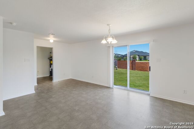 Listing photo id 8 for 9423 Maraval Creek