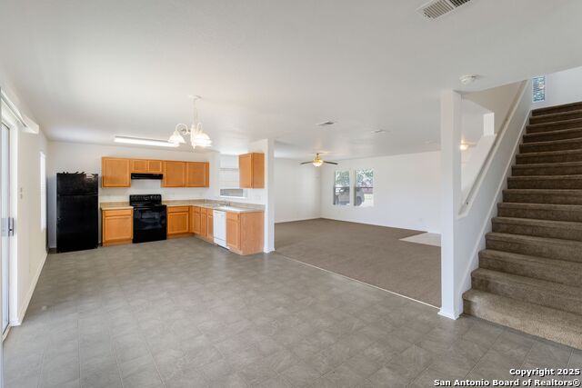 Listing photo id 9 for 9423 Maraval Creek