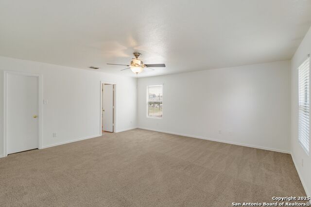 Listing photo id 11 for 9423 Maraval Creek