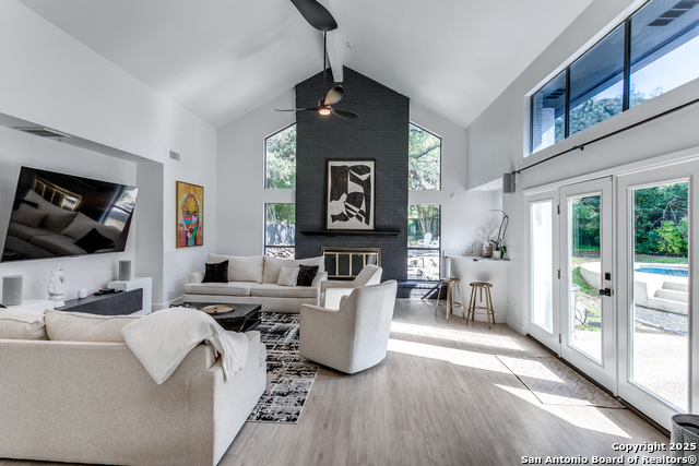 Listing photo id 9 for 13726 Cape Bluff