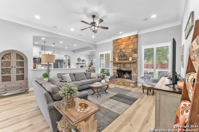 Listing photo id 10 for 1216 Windy Dawn