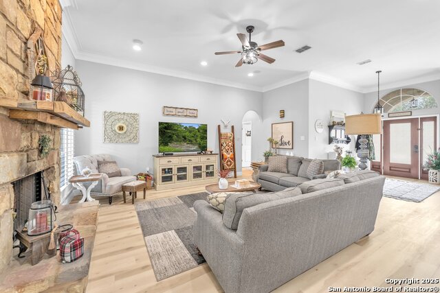 Listing photo id 11 for 1216 Windy Dawn