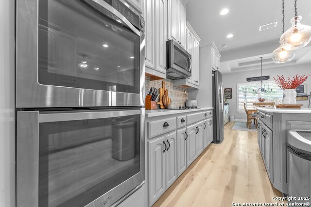 Listing photo id 17 for 1216 Windy Dawn