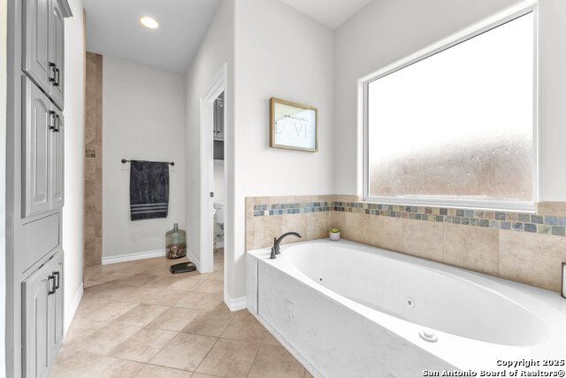 Listing photo id 28 for 1216 Windy Dawn