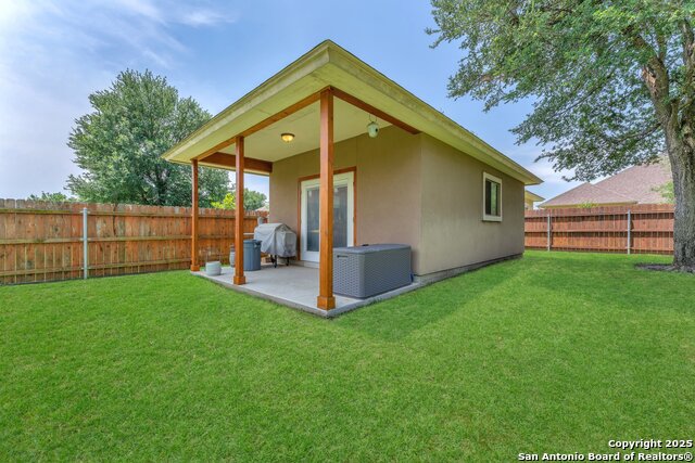 Listing photo id 41 for 1216 Windy Dawn