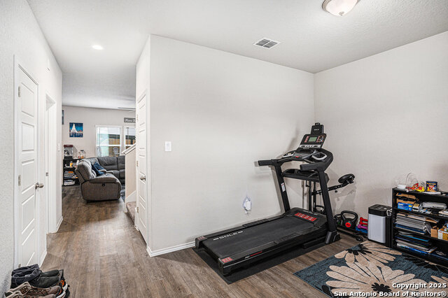 Listing photo id 15 for 7129 Pisces