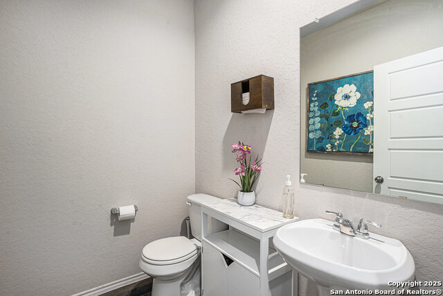 Listing photo id 16 for 7129 Pisces