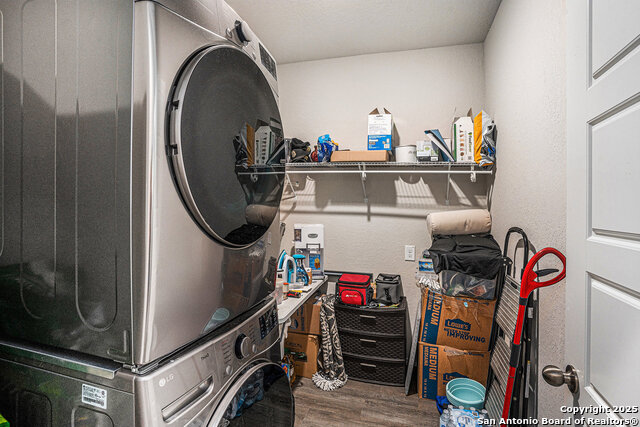 Listing photo id 17 for 7129 Pisces
