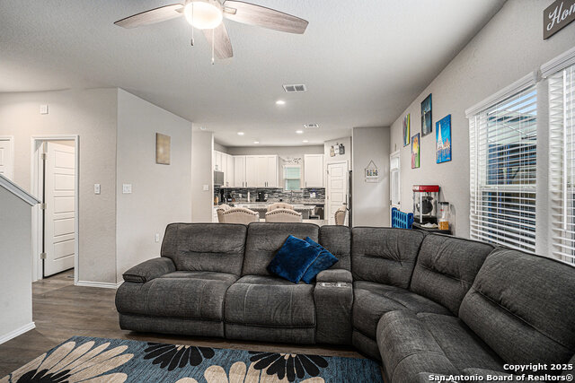 Listing photo id 7 for 7129 Pisces