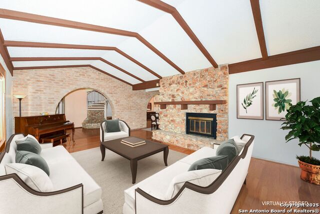 Listing photo id 11 for 5803 Hollyhock
