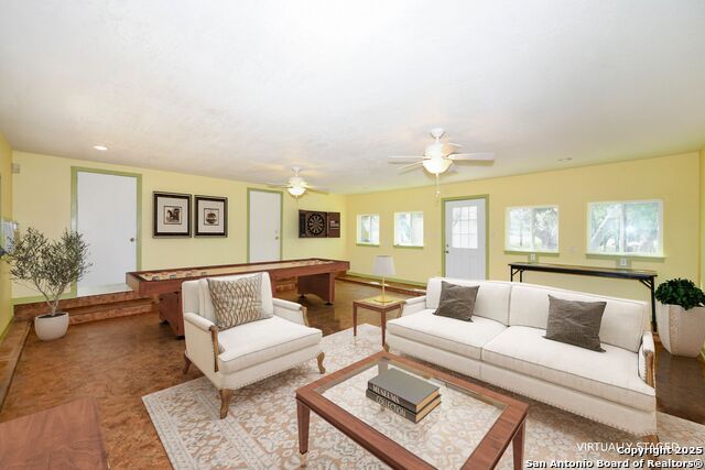 Listing photo id 15 for 5803 Hollyhock