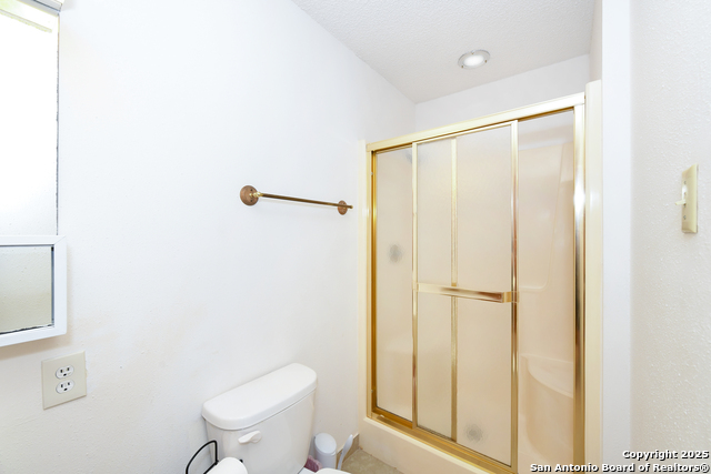Listing photo id 27 for 5803 Hollyhock