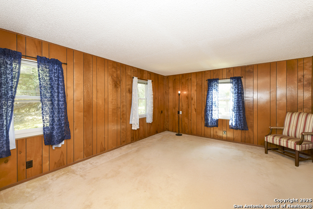 Listing photo id 31 for 5803 Hollyhock