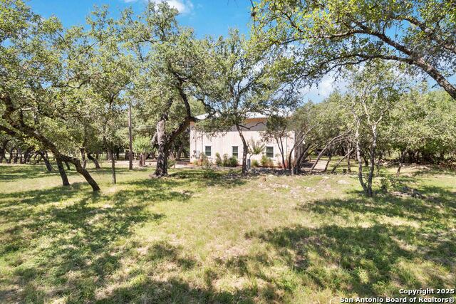 Listing photo id 44 for 5803 Hollyhock