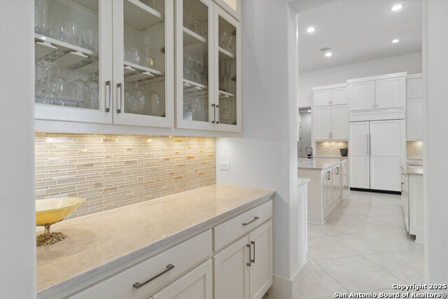 Listing photo id 15 for 23510 Avila