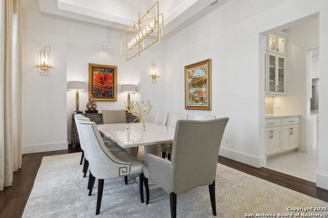 Listing photo id 17 for 23510 Avila