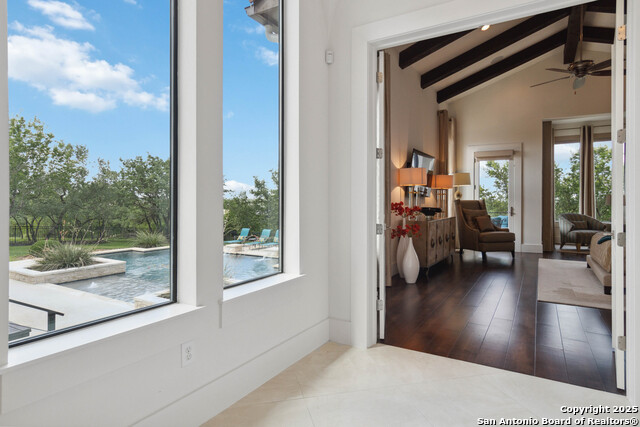 Listing photo id 20 for 23510 Avila