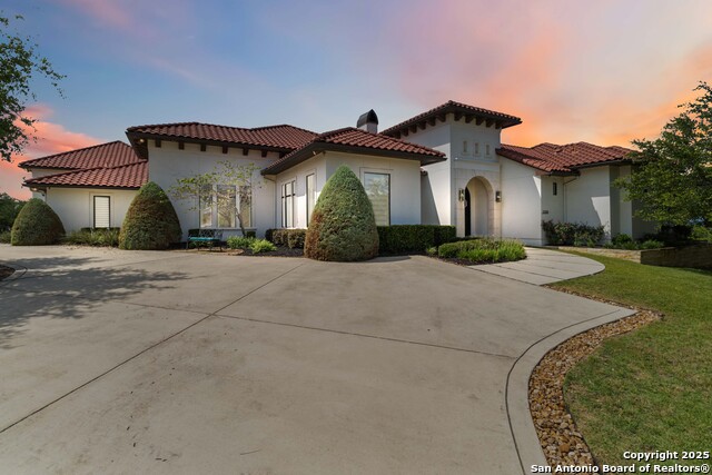 Listing photo id 1 for 23510 Avila