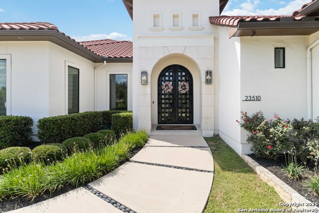 Listing photo id 2 for 23510 Avila