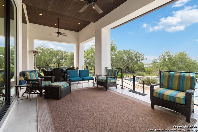 Listing photo id 45 for 23510 Avila