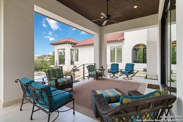Listing photo id 46 for 23510 Avila