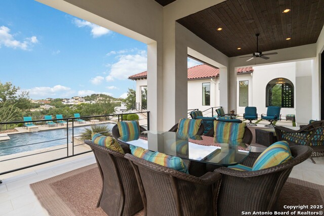 Listing photo id 49 for 23510 Avila