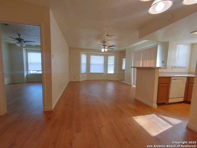 Image 4 of 7 For 6351 Cambridge  4