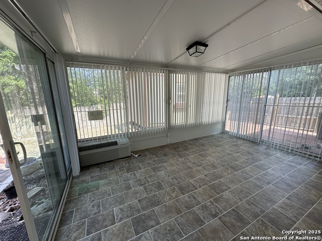 Image 17 of 22 For 5134 Mayspring