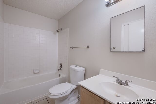Listing photo id 14 for 6647 Beech Trail