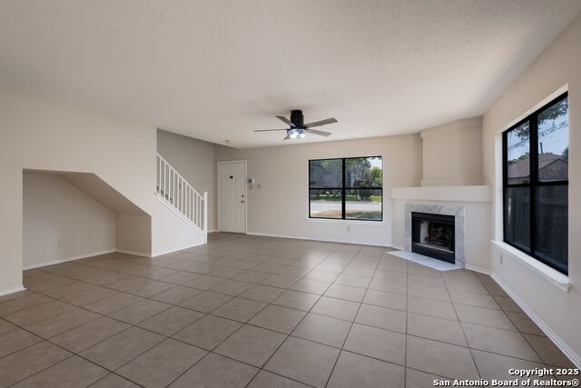Listing photo id 4 for 6647 Beech Trail