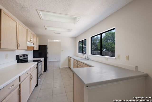 Listing photo id 6 for 6647 Beech Trail
