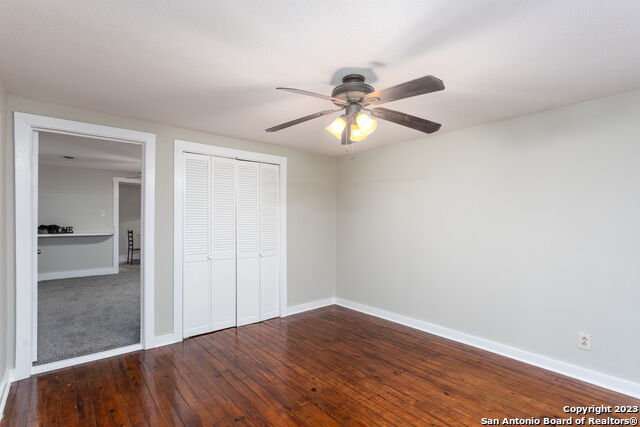 Listing photo id 14 for 305 Kendalia
