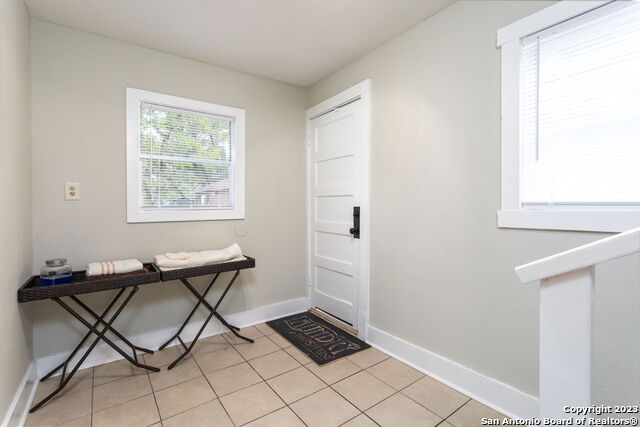 Listing photo id 21 for 305 Kendalia