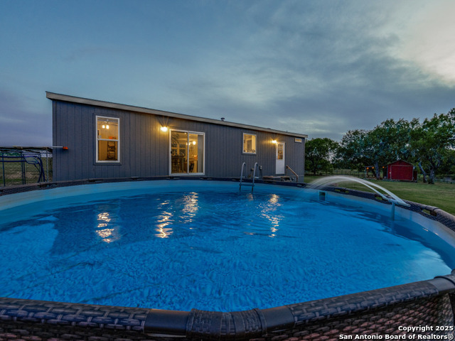 Listing photo id 11 for 2831 County Road 430