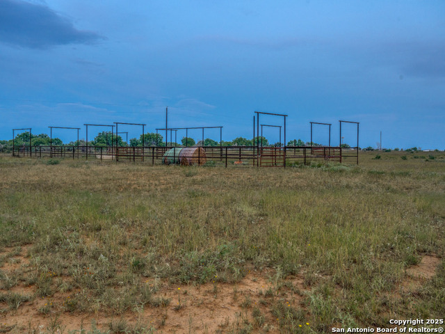 Listing photo id 12 for 2831 County Road 430
