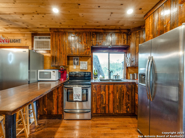 Listing photo id 17 for 2831 County Road 430