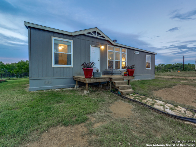 Listing photo id 0 for 2831 County Road 430