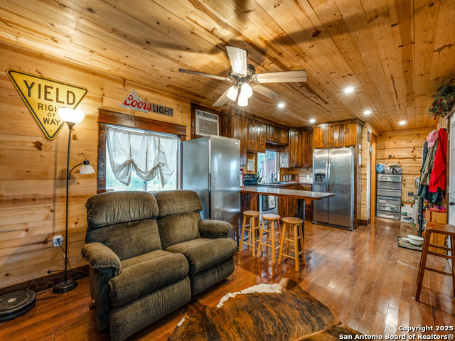 Listing photo id 19 for 2831 County Road 430