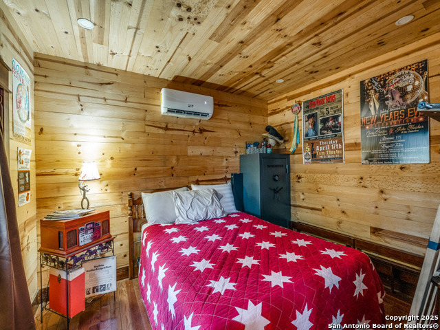Listing photo id 20 for 2831 County Road 430
