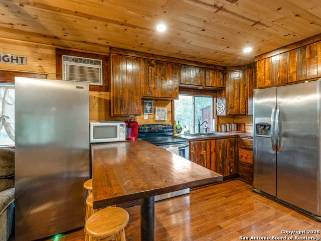 Listing photo id 22 for 2831 County Road 430