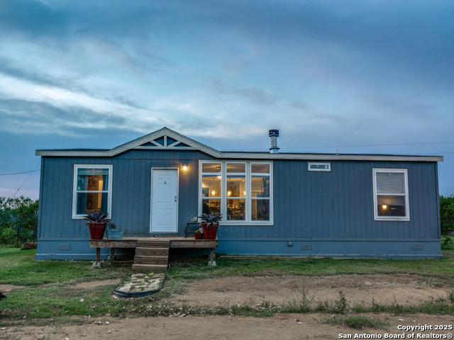 Listing photo id 1 for 2831 County Road 430
