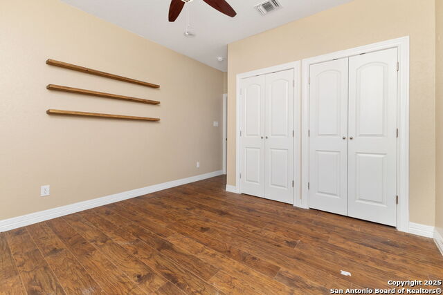 Listing photo id 13 for 22919 Hightop