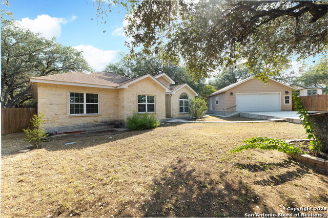 Listing photo id 0 for 22919 Hightop