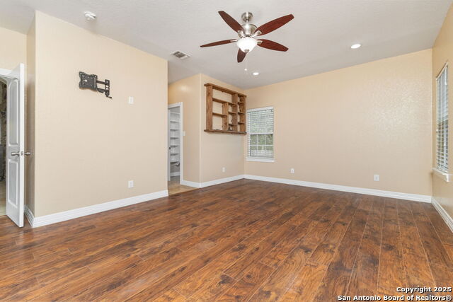 Listing photo id 20 for 22919 Hightop