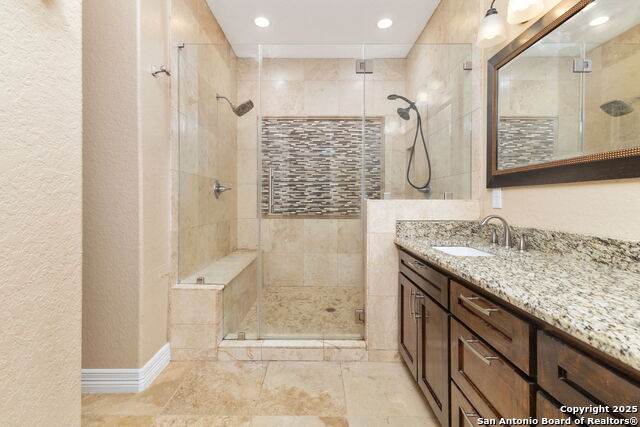 Listing photo id 23 for 22919 Hightop