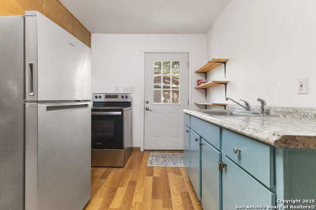 Listing photo id 26 for 22919 Hightop
