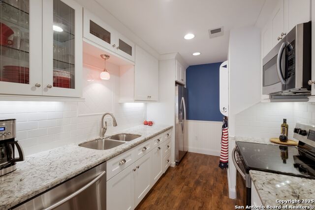 Listing photo id 7 for 551 Terminal Loop D3