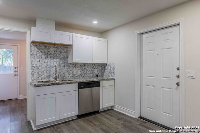 Listing photo id 10 for 1309 Quintana Rd