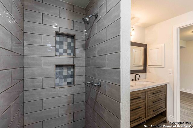 Listing photo id 20 for 1309 Quintana Rd