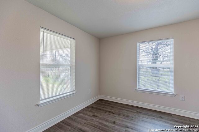 Listing photo id 23 for 1309 Quintana Rd